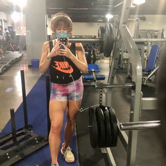 Meet your Posher, Nicole - Picture 7 of 14